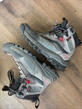 Vans Gortex gray and Black Trail Boots !!woman size 6.5 men’s size 5